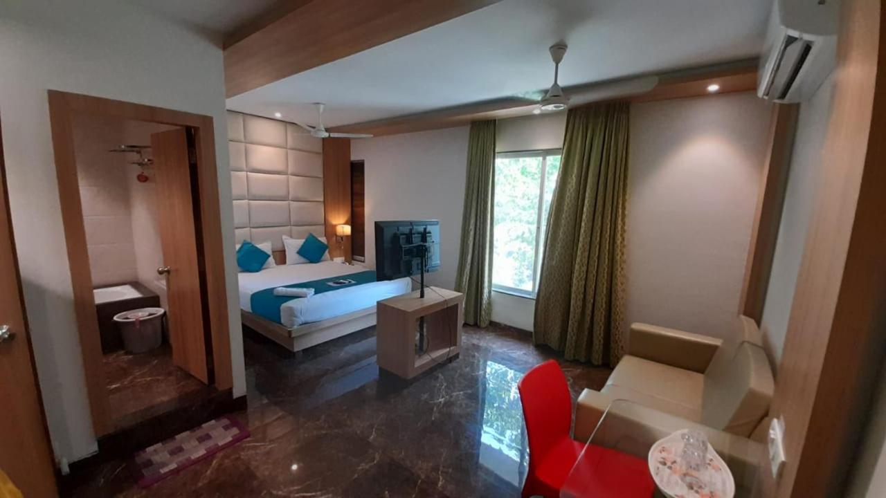 Hotel Royal Oak Navi Mumbai-Stz 1002 Exterior photo